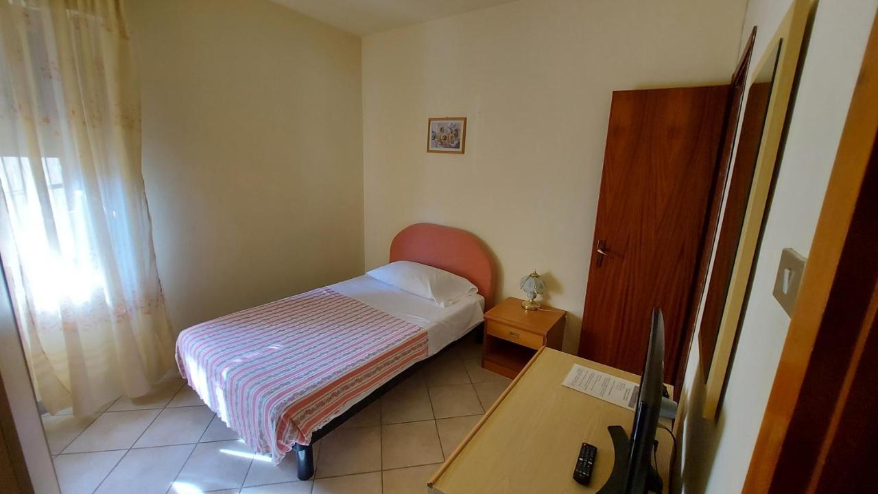 Amelia Hotel Momigno ภายนอก รูปภาพ
